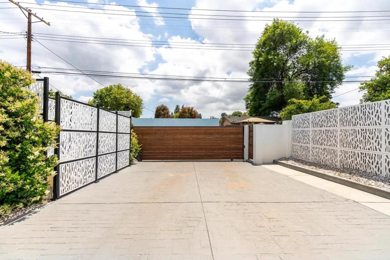 New Luxury Entertaining House With Pool Spa Sauna Tesla Charger Pets ロサンゼルス エクステリア 写真